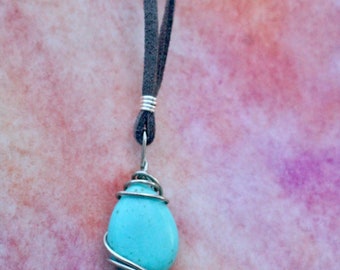 Turquoise wire wrapped pendant - Tear drop - Silver