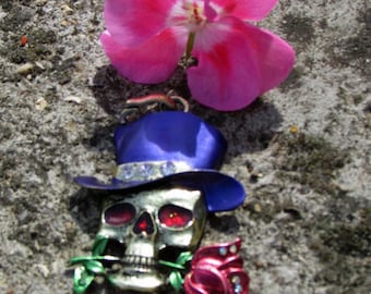 Skull pendant X 1 stylized of color bronze 65 X 37 mm