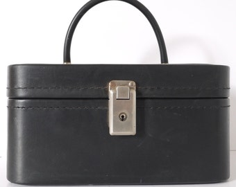 French Vintage train case Indigo blue trouse d'toilette