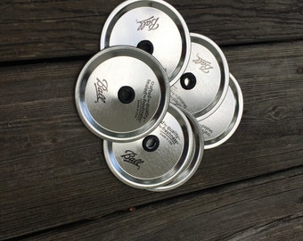 Regular Mouth Mason jar lids/glitter dipped tumbler lids/lids with grommets/grommets in straws/Multiple colors available/Regular Mouth Lids