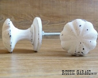 SET OF 2 - 1.5" Distressed White Scalloped Cast Iron Knob With Base - Rustic Shabby Chic Antique Painted Drawer Pull