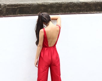 Red Woman's jumpsuit in satin.
