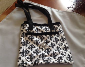 Small shoulder bag