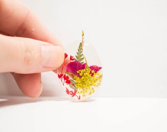 Real rose necklace, real flower necklace, resin jewelry, nature jewelry, nature inspired jewelry, gift, flower, flower jewelry, flower gift