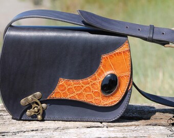 Onyx - vegetable tanned leather bag