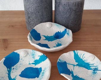 Cups in dough séchante hardening white and blue to put these jewels