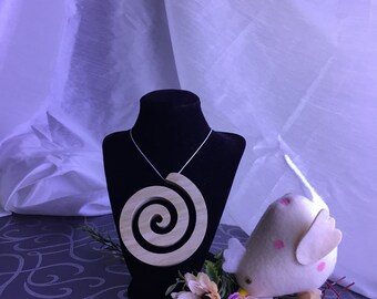 Large Spiral Oak Neckless