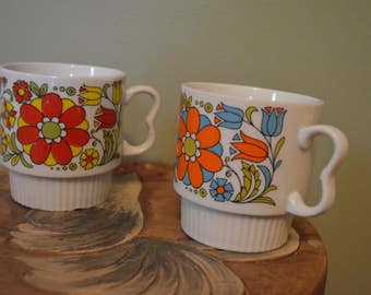Vintage Stacking Mugs, Japan set of 2, flowers