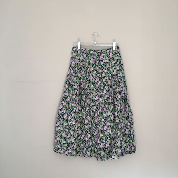 Vintage floral skirt / small floral skirt / vintage Betty Barkley skirt / petite vintage / purple florals / boho skirts / midi skirt
