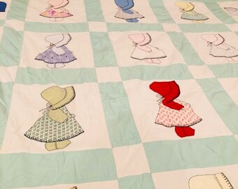 1940-1950 Beautiful Vintage Sunbonnet Sue Quilt 80 x 80