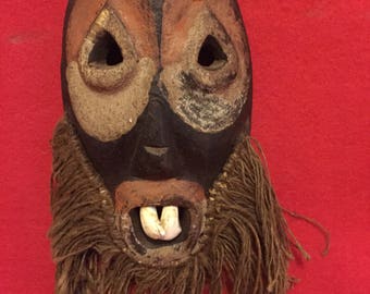 Authentic ceramonial mask , Kenya