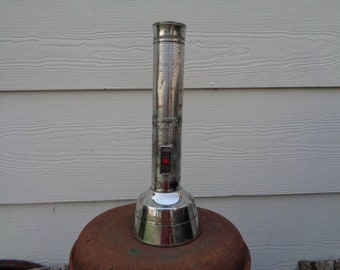 Vintage • EverReady Captive Chrome Flashlight | Ever Ready Camping Supplies Home Decor Patina Man Cave Union Carbide | USA