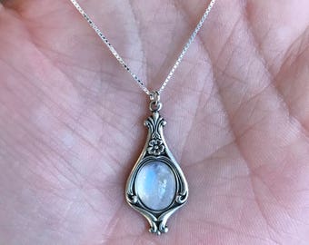 Vintage genuine rainbow moonstone necklace on .925 sterling silver box chain. Women's jewelry. Moonstone jewelry