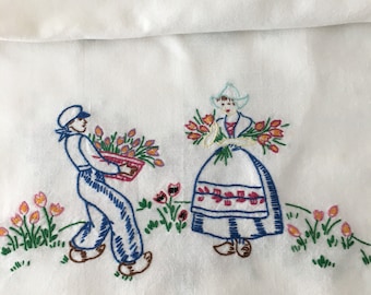 1950's Dutch Motif Dresser Scarf or Table Runner