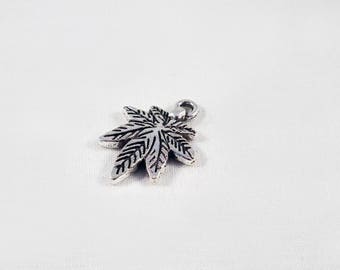 BD01 - 1 Piece pendant 20 X 14 sheet of Cannabis Peace Love Bob Marley Tibetan Silver Maple
