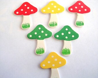 LOT 6 wood Motif APPLIQUES: mushroom green/yellow/rg 25 * 30 mm