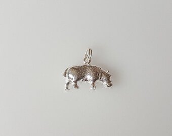 Hippopotamus charm pendant in .925 sterling silver