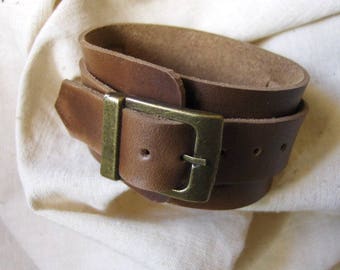 Subtle light brown leather bracelet handmade