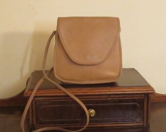 Dads Grads Sale Coach Lindsay Bag In Tan Leather With Crossbody Strap - Style No 9888 Made In United States - VGC