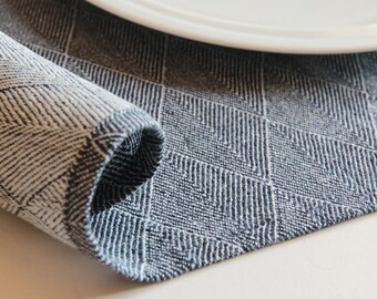 A set of 2 elegant placemats - pure linen - minimalist style modern table linens - table decoration | 0080