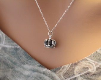 Sterling Silver Realistic Crown Charm Necklace, 3D Crown Pendant Necklace, Crown Necklace, Queen's Crown Necklace, Crown Charm Necklace