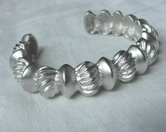 Retro vintage Cuff bracelet silver tone with textured design