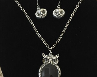 Owl Necklace ans earrings set, Long necklace. Silver owl necklace set