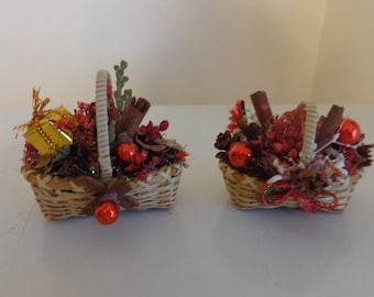 vintage christmas baskets filled with pinecones cinnamon sticks christmas decorations tiny christmas baskets - Christmas Basket Decorations vintage christmas baskets filled with pinecones cinnamon sticks christmas decorations tiny christmas baskets - Christmas Basket Decorations