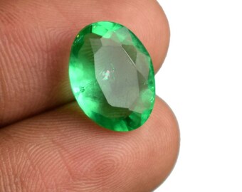 IGL Certified 5.40 Carat. Oval Cut Russian VS Clarity Green Emerald Loose Top Quality Gemstone