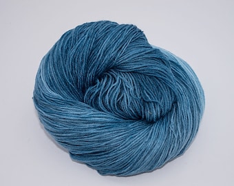 Hand-dyed yarn - Merino/Nylon 4ply - 100g - Petrol