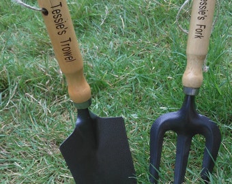 Personalised Trowel & Fork, Personalised Gift, Gardeners gift, Gift for gardener, grandad, nanny, gardeners gift, personalised garden set