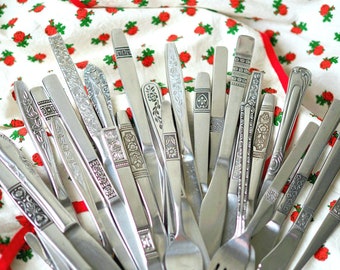 Mismatched floral flatware set, service for 4 up to 100, cutlery set, flatware set, vintage silverware, mid century modern, mothers day