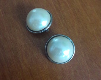 Vintage Pearl clip-on earrings