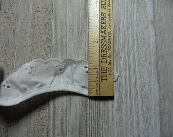 vintage eyelet lace trim, one inch wide, riffled eyelet lace