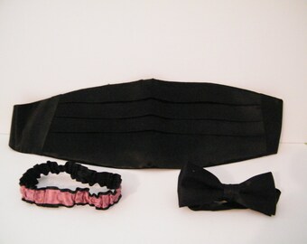 ON SALE Cummerbund BowTie and Garter Set, Vintage Groom Wedding Set in Pink and Black vintage wedding clothing accessories
