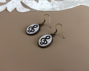 Treble Clef Earrings, Oval Drop Dangle, Pendant Earrings, Bronze Anniversary, Musical Jewelry, Music Lover Gift, Teacher Music, Monochrome