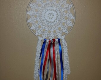 Dream Catcher 8 in Doily Red blue