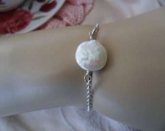 Vintage Sterling Silver chain Bracelet with stunning genuine white Coin Pearl 17 cm