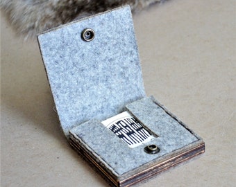 Square Business Card Wallet//Minimal Modern Rugged Card Holder Case//Felt & Wood//Gift Men Women Groomsman Bridesmaid Graduation