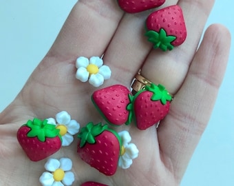 strawberry and flower buttons, decorative buttons , sewing buttons, kids crafts, craft supplies, summer