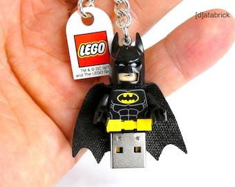 32GB USB 2.0 Flash Drive in original complete Lego® Superhero Minifigure Keychain Version