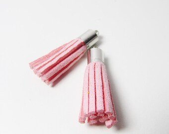 D-02925 - 2 Faux Suede Tassels rose