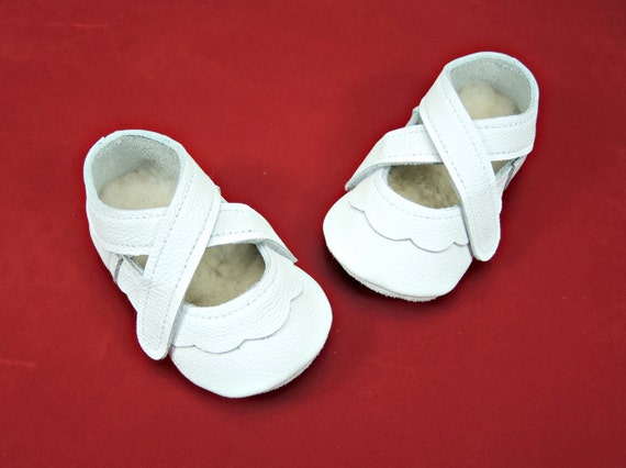 white hard bottom baby shoes