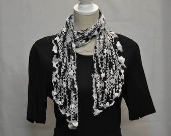 tricolor crochet scarf black gray and white