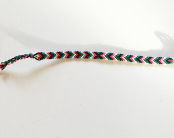 Friendship bracelet chevron pattern