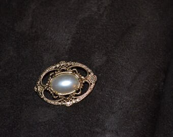 Vintage Pearl Brooch Pin/ Free Shipping