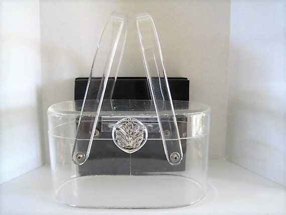 Wilardy Lucite 60s Purse, Signed Wilardy, Clear Thick Lucite, Silver Medallion Closure, Top Handles, Vintage Lucite PRISTINE
