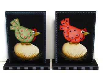 Primitive Chicken on Egg, Handpainted Wood, Hand Painted Prim Home Decor, Shelf Sitter, Tole Decorative Painting, B6