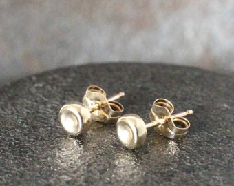 Gold Stud Earring, Pebble Post earring 4mm, simple gold earring, gold post earring, original pebble post earrings
