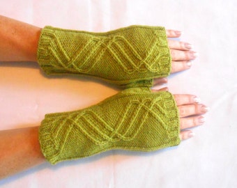 Fingerless Mitts in Apple Green
